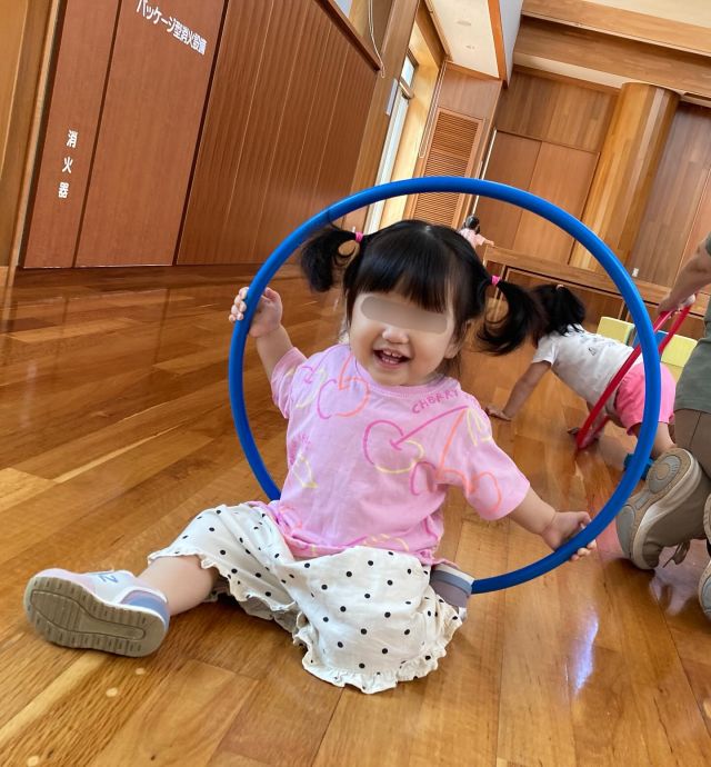 サーキット遊びに夢中のばなな組さん♡暑さに負けず、元気いっぱい体を動かしています。

マットによじ登ったり、フラフープの電車に乗ったり、平均台を渡ったり…ゲームボックスからのジャンプにも挑戦していましたよ！

もうすぐ園のスポーツフェス。おうちの人やお友だち、先生たちと一緒に海の仲間に変身して楽しみましょうね☆

#samidori #さみどり #早翠 #幼稚園 #子ども園 #0歳児 #遊び #敦賀 #福井 #子ども #こども #教育 #子育て #21世紀スキル #非認知能力 #サーキット遊び